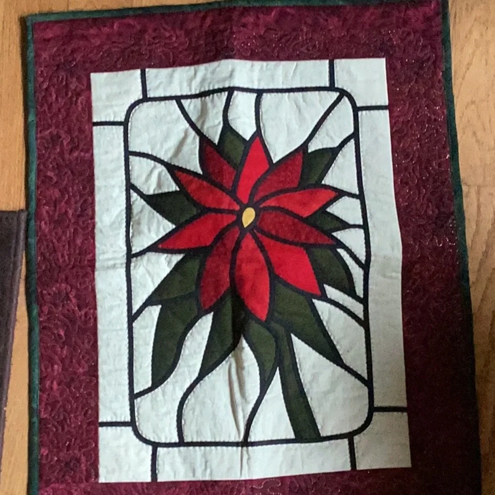 👺 FOLK ART HANDCRAFTED PATCHWORK POINSETTIA WALL HANGING, FRAME DRESSER SCARF